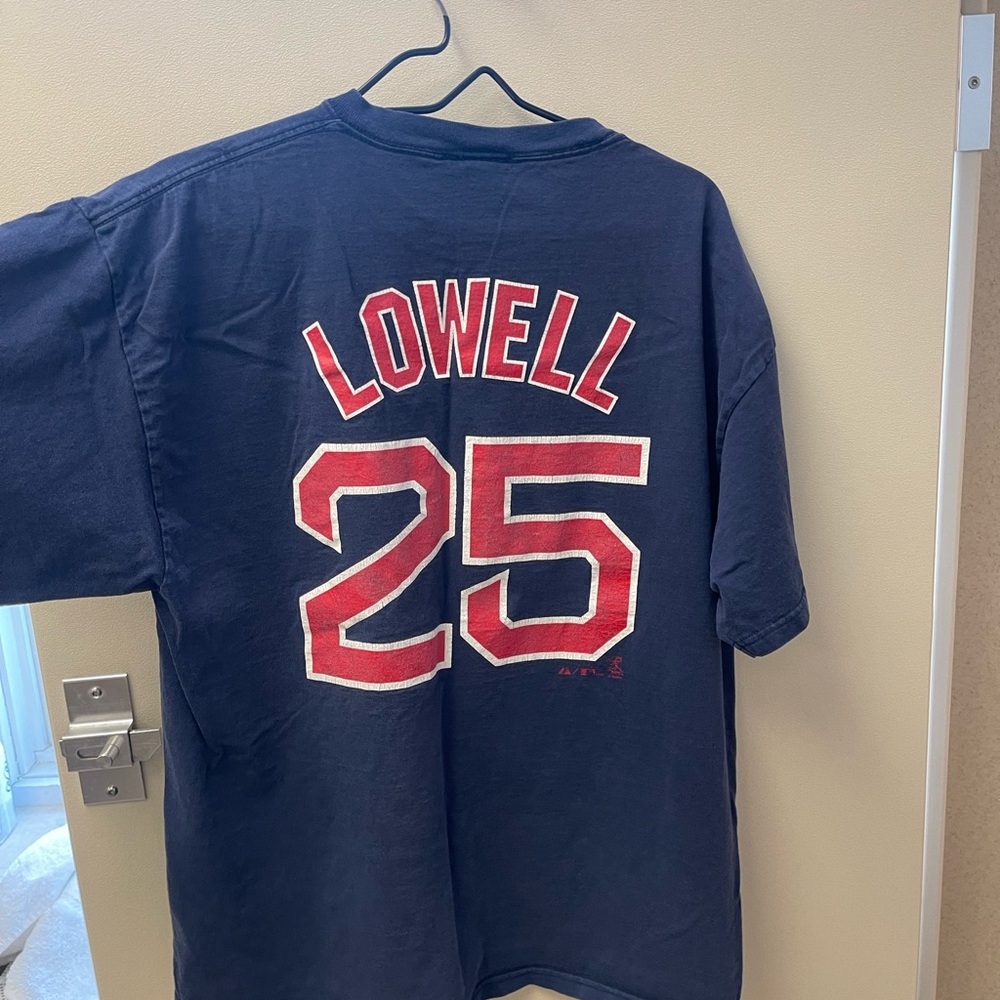 Vintage, rare Mike Lowell Boston Red Sox T-shirt